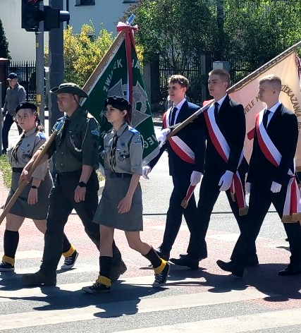 Miejskie obchody 235. rocznicy uchwalenia Konstytucji 3 Maja z udziałem reprezentacji ZST w Kolnie.